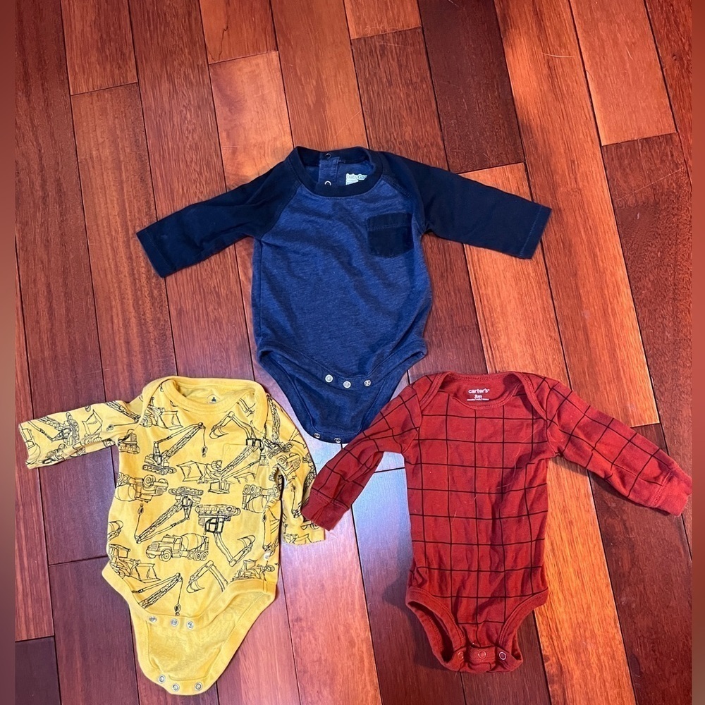 Carters and Baby Gap bundle of onesie’s size 0-3 months